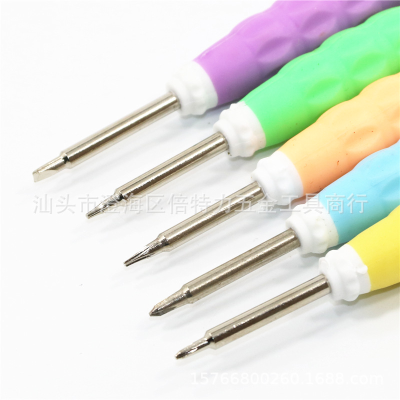 A 10-in-1 set of mobile phone repair and disassembly tools with a cross five-star 0.6Y magnetic disassembly function Application Scenario