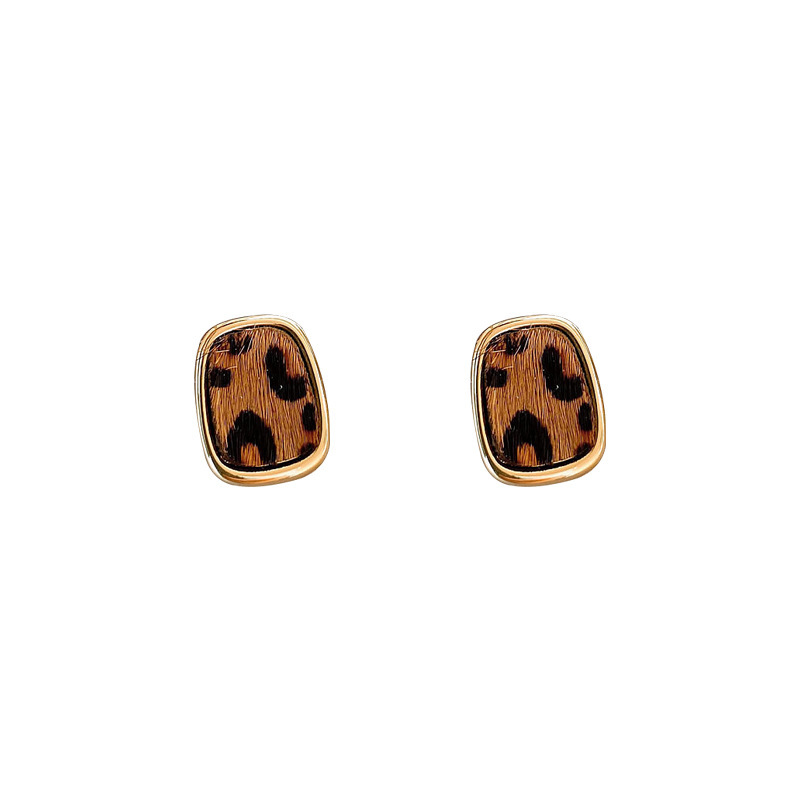 High-end autumn and winter leopard print ear studs, unique women's earrings, autumn and winter ear rings, 2024 new fashion bestsellers, light luxury earrings Item Picture