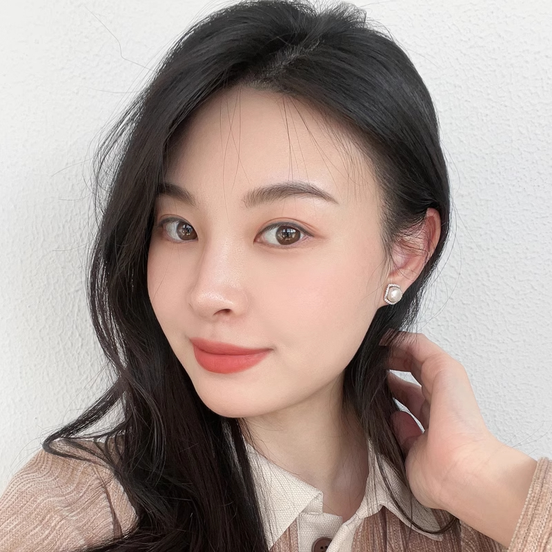 Xuhui brand exquisite and light luxury copper plated with real gold, zirconia 925 silver needle square pearl, fashionable and elegant stud earrings, earrings and pendants full figure