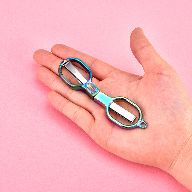 The manufacturer has outdoor titanium-coated folding scissors, fishing scissors, fishing line scissors and 8-shaped scissors in stock Application Scenario