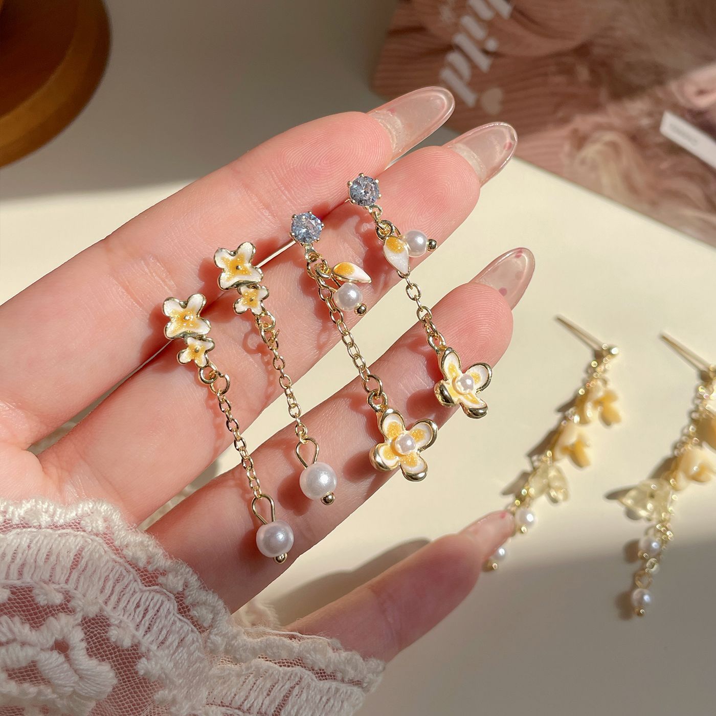 Autumn and winter golden osmanthus tassel series earrings, women's silver needle, gentle, exquisite, niche design sense, sweet earrings Specification drawing