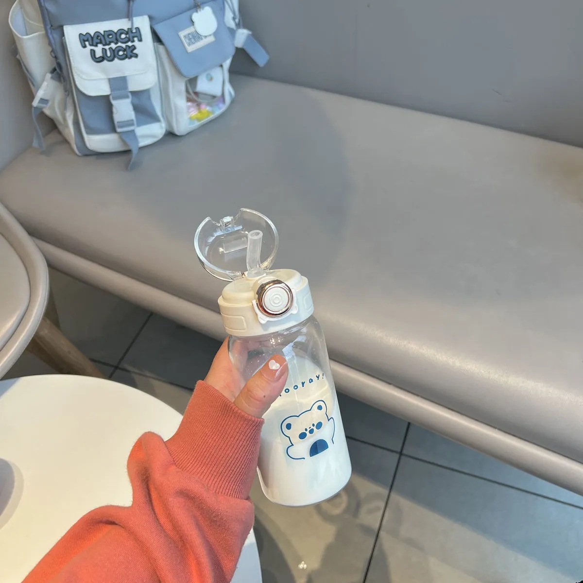 Cartoon student glass cup, simple yet highly attractive, girl straw cup, fresh, heat-resistant, portable and cute water cup Application Scenario