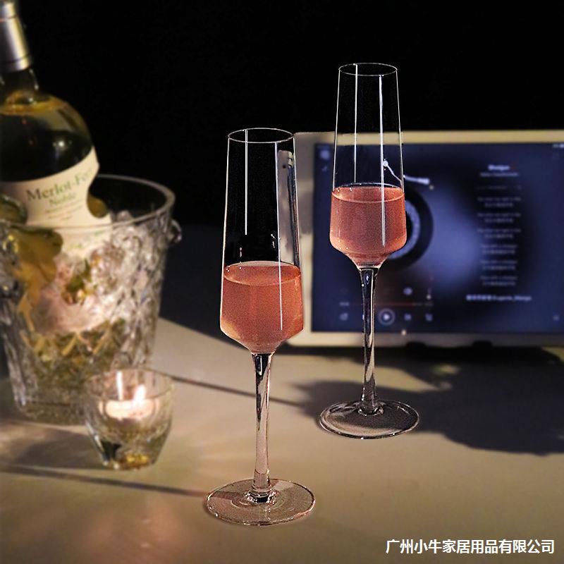 Champagne glasses, high-appearation-level glass goblets, cocktail wine glasses, high-end household glass cups, and slightly tipsy wine glasses Specification drawing