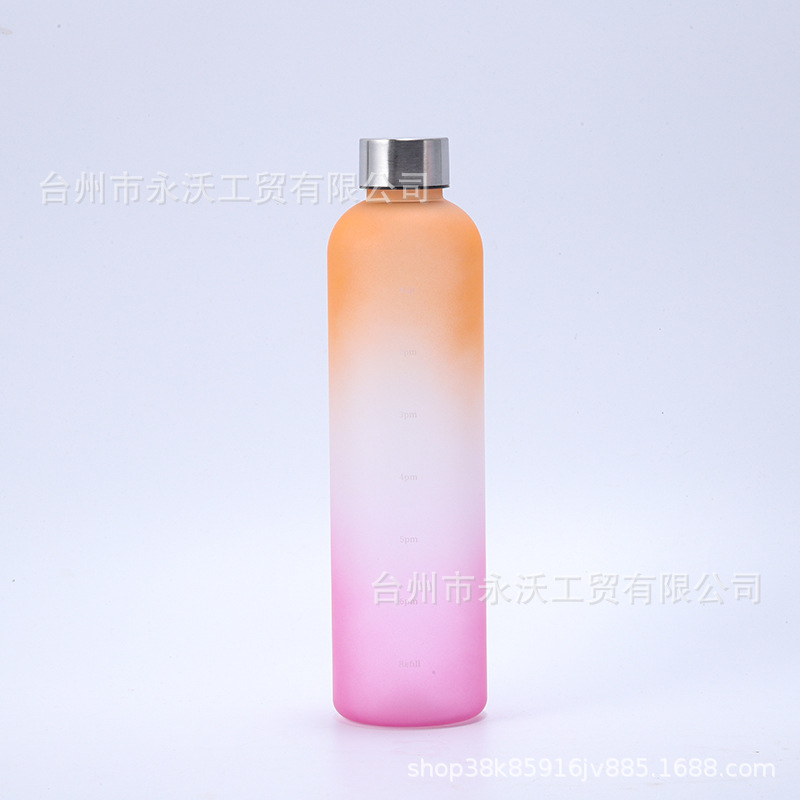 Amazon 1000ML gradient color large capacity frosted water cup, stainless steel lid space cup, portable sports plastic cup Item Picture