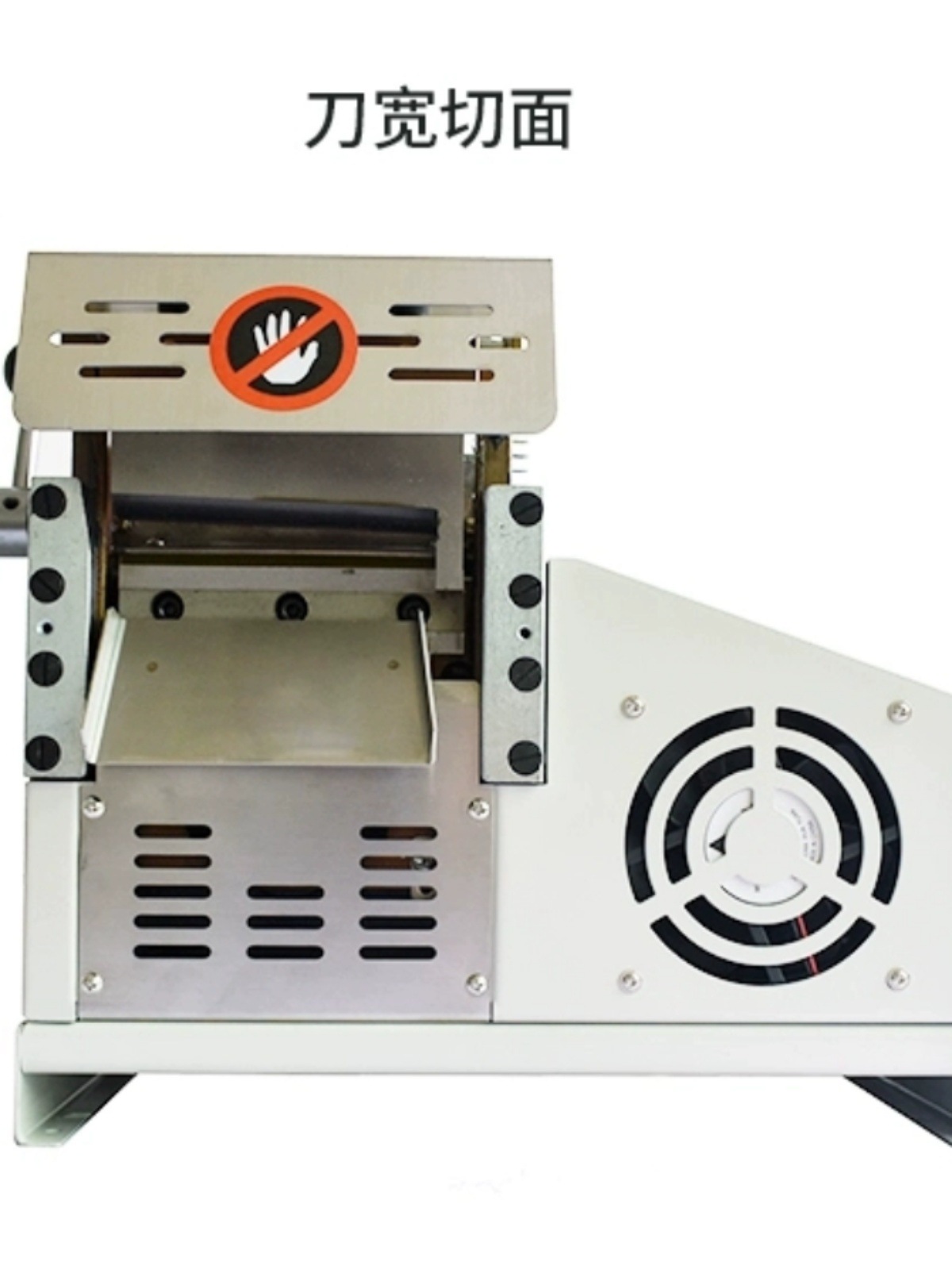 Fully automatic computerized tape cutting machine, photoelectric induction, washing label, woven label, printed label, electric eye cutting Specification drawing