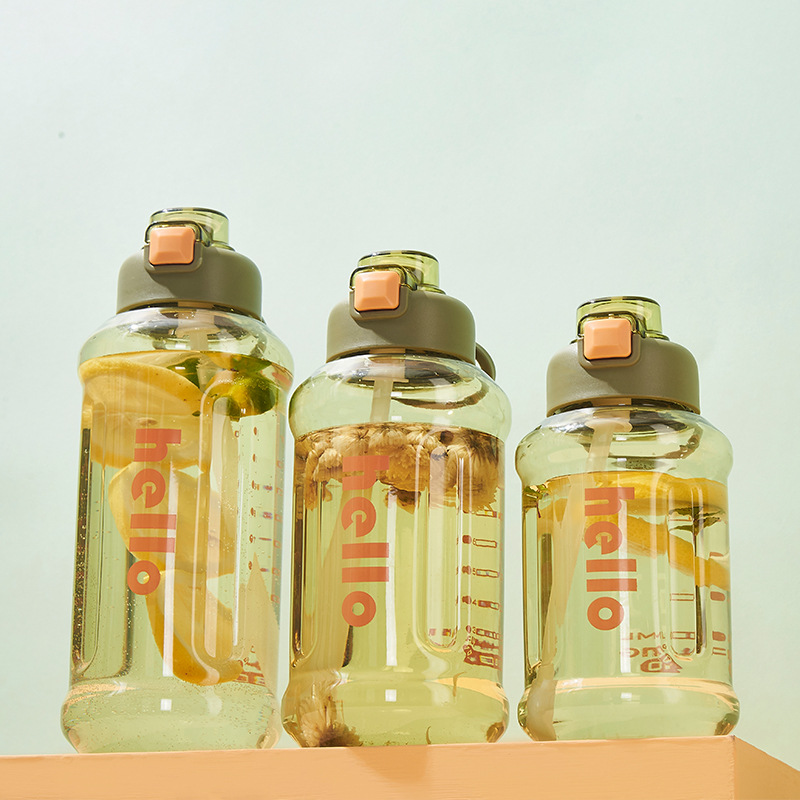 Simple and portable water bottle, cute hand-held cup with straw, space cup custom wholesale full figure