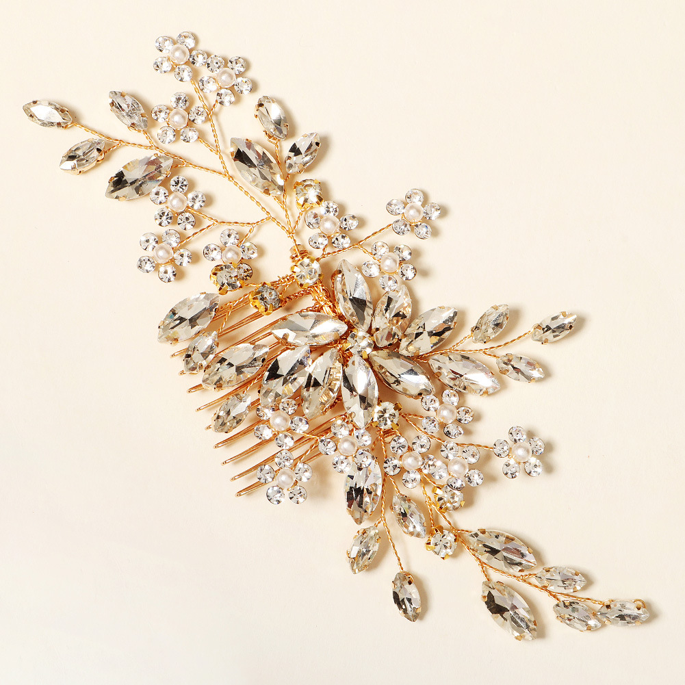 New and popular bride accessories in Europe and America, including wedding gowns, evening gowns, updos, headwear, handcrafted flower-patterned combs, and horseeye rhinestone combs Specification drawing