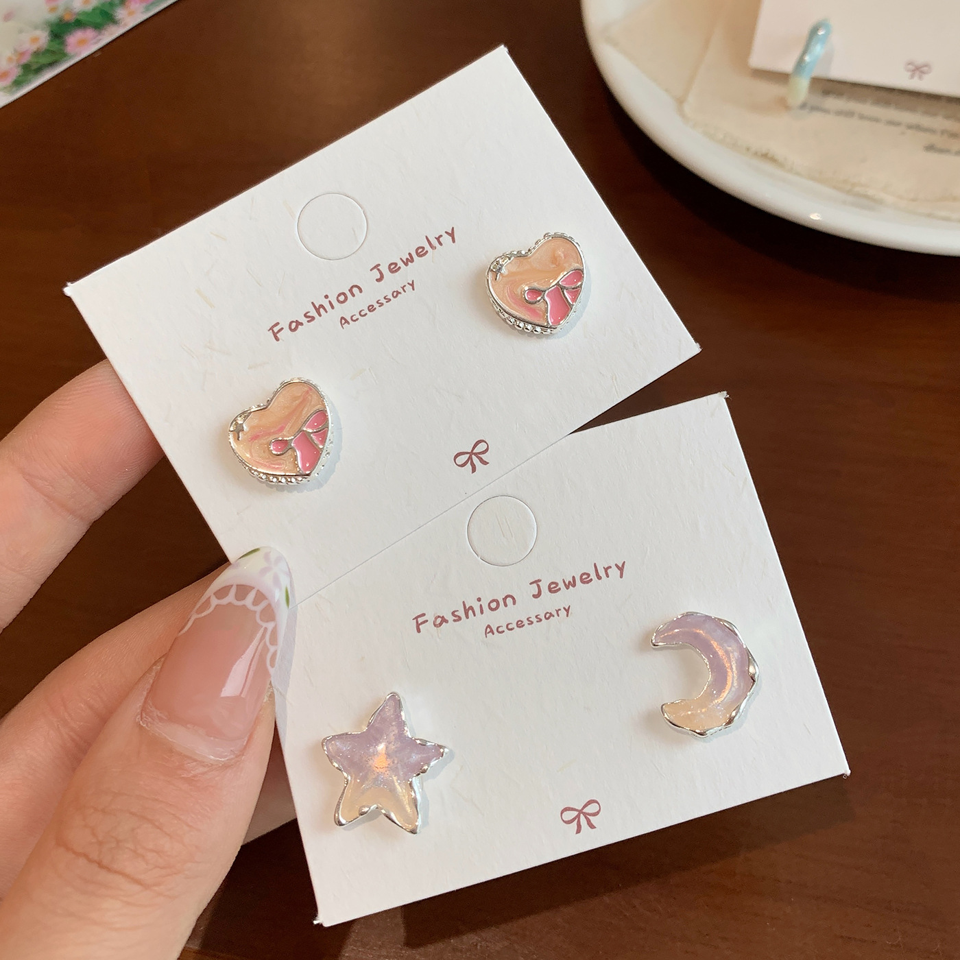 New oil-dripping, colorful, heart-shaped bow, C-ring stud earrings, women's silver needle stars, sweet, exquisite and versatile earrings Application Scenario