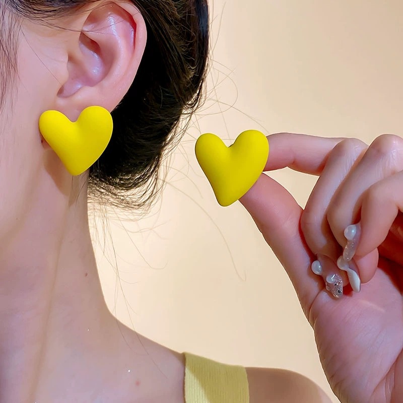 Spring and Summer yellow flower stud earrings for women, 2025 new bestseller, niche design, high-end earrings, ear rings, and elegant earrings Specification drawing
