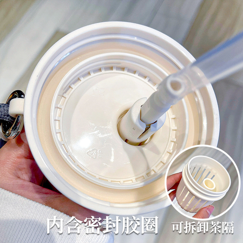 Sanrio cute plastic water cup with straw, cartoon student trendy fruit tea cup, large-capacity sports portable cup Application Scenario