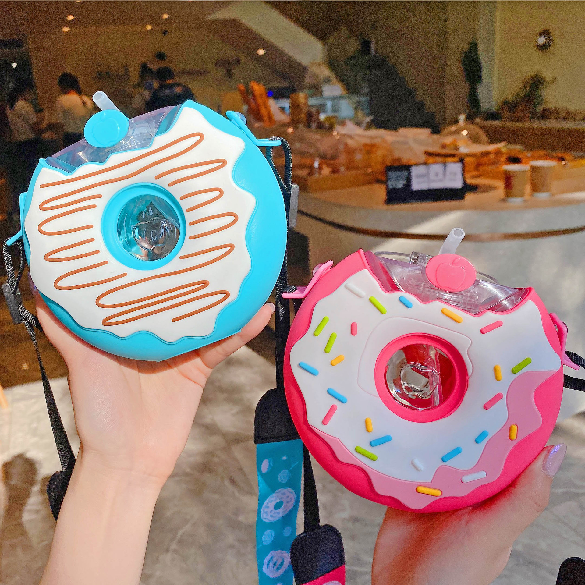 Creative Instagram Korean-style children's water cup with anti-drop and portable strap, cute plastic water bottle Specification drawing