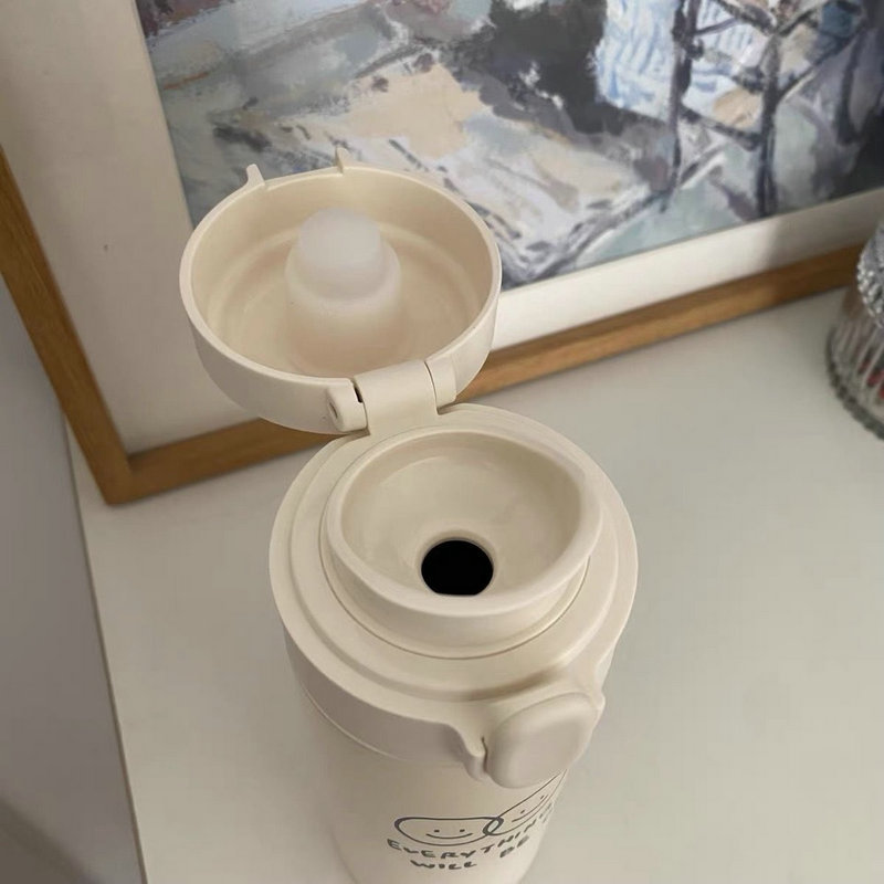 Korean version student portable cartoon, cute and adorable pop-up lid stainless steel insulated cup, children's creative portable cup Application Scenario