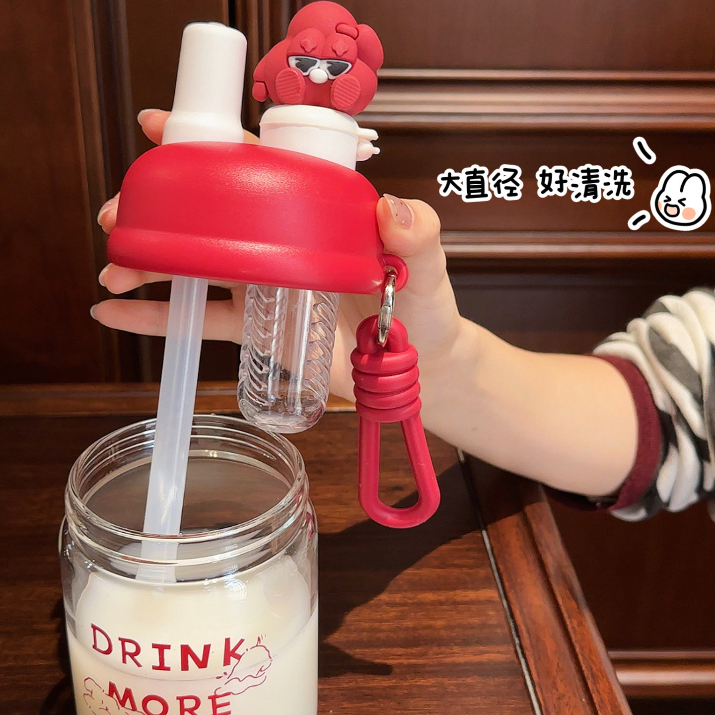 Creative double-drinking glass cups, cartoon figurines, tea brewing cups, portable high-temperature resistant, popular online bestseller, student straw cups Application Scenario