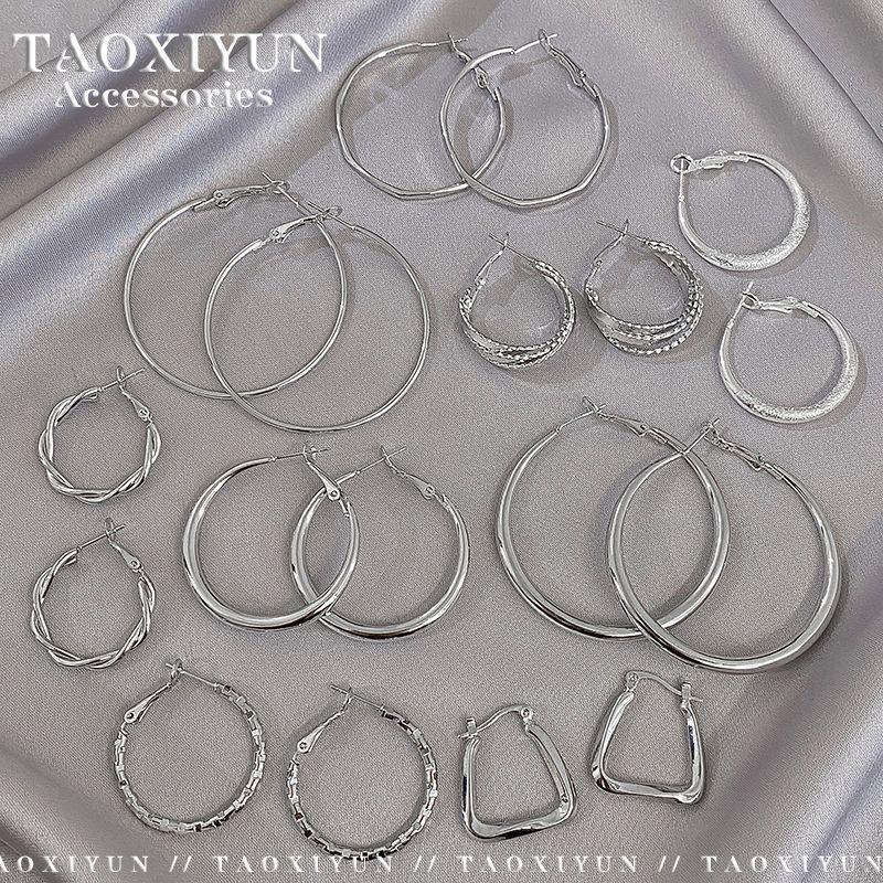 European and American large plain ring earrings 2024 new bestsellers, high-end and light luxury autumn and winter cold style ear rings, ear buckles and earrings details Picture