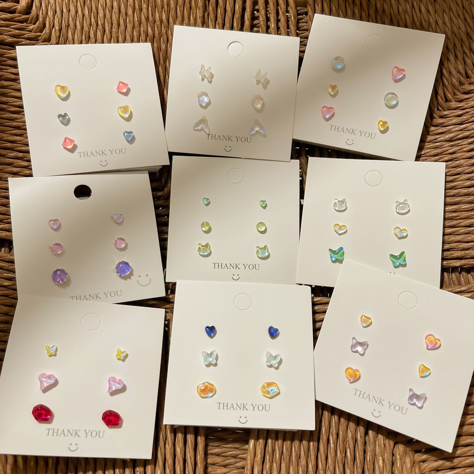 Super dazzling and colorful laser heart-shaped stud earrings, cute and simple for daily use, versatile ear bone stud earrings, new heart-shaped earrings for women full figure