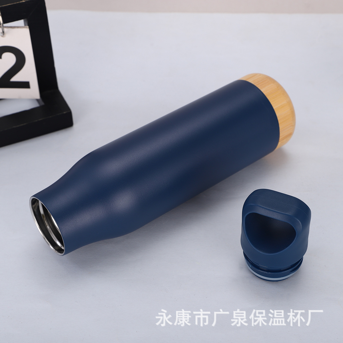 New bamboo-bottomed sports bottle, wide-mouthed sports bottle, double-layer stainless steel sports water cup, handle cover, insulated cup Specification drawing