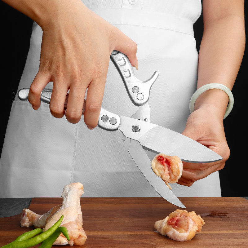 Lin Taizuo kitchen chicken bone scissors, monster scissors, refrigerator scissors, stainless steel SK5 multi-functional scissors, household kitchen scissors Application Scenario