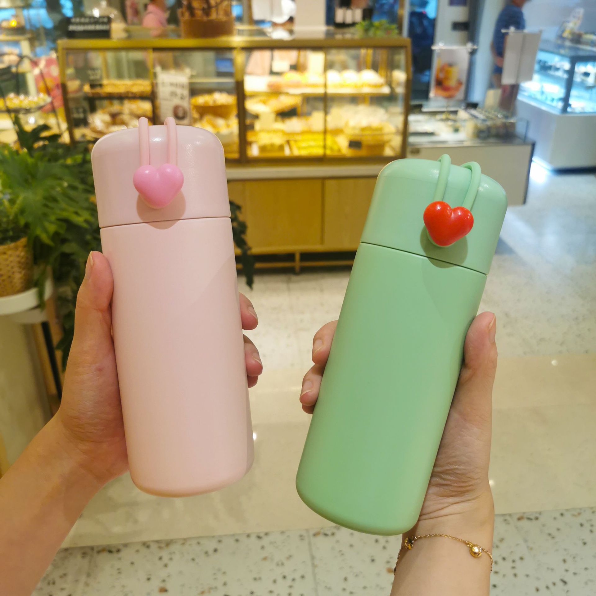 Creative couple's heart-shaped vacuum insulated cup, portable silicone handle, cute 304 stainless steel water cup for students Specification drawing