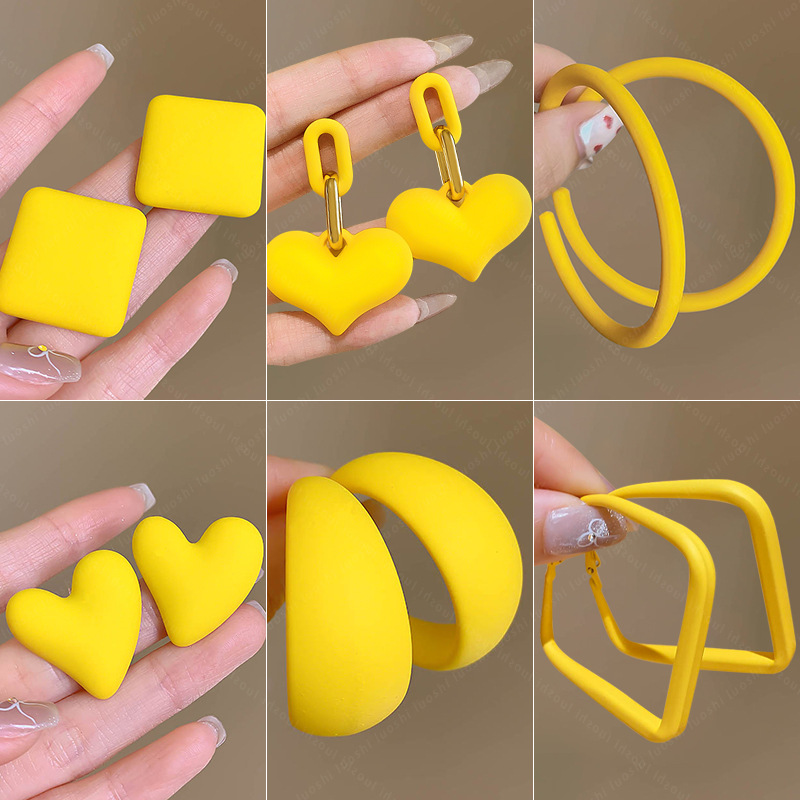 Summer dopamine yellow earrings for women, a niche high-end and elegant style, new 2025 best-selling exaggerated earrings Specification drawing