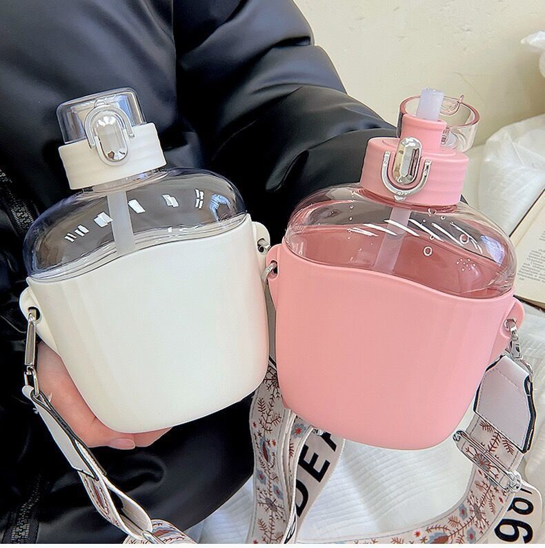 Simple plastic cup, Nordic style, fashionable pop-up lid, student water bottle with straw, cup sleeve, anti-drop, heat-insulating ins water cup full figure