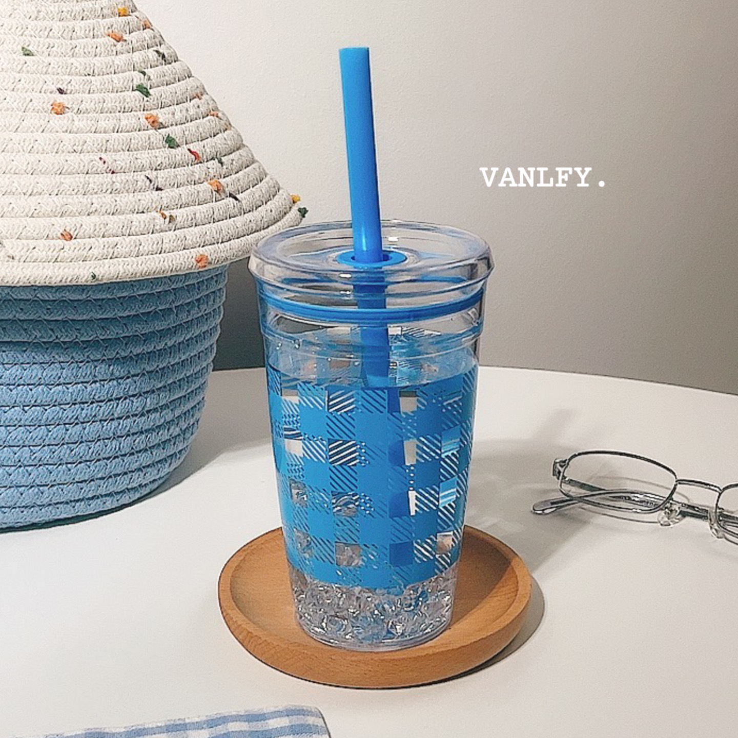 High-appearation-level office girls, large-capacity portable heat-resistant new cup, summer straw, 2025 student water cup details Picture