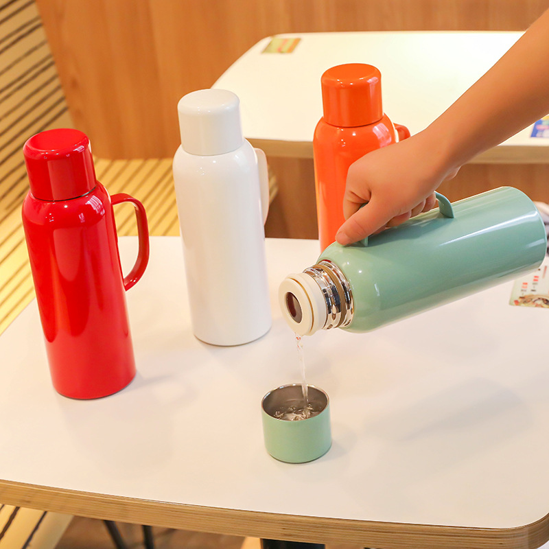The new insulated cup and water bottle are cute and suitable for outdoor tea brewing. It features an intelligent temperature display and is made of stainless steel. It is also a portable tea brewing cup Specification drawing