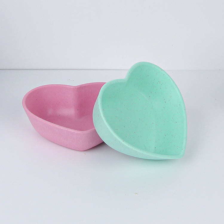 Wheat straw heart dish, seasoning dish, creative plastic heart-shaped soy sauce dish, bowl, dipping sauce dish, cross-border manufacturer wholesale Application Scenario