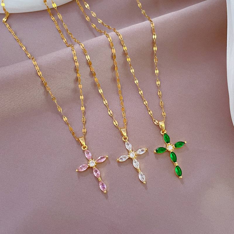 【 Titanium Steel 】 Light luxury style, luxurious full diamond cross necklace, versatile collarbone chain for female Internet celebrities, titanium steel chain Specification drawing