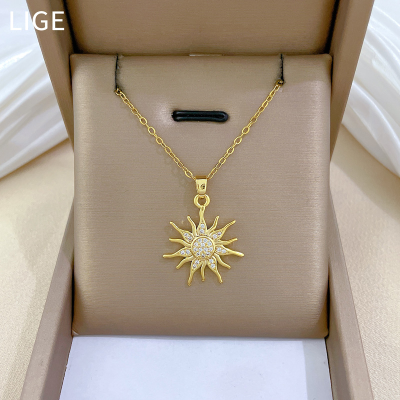 【 Titanium Steel 】 European and American sunflower full diamond light luxury style, luxurious full diamond necklace, versatile for women, collarbone chain, titanium steel full figure