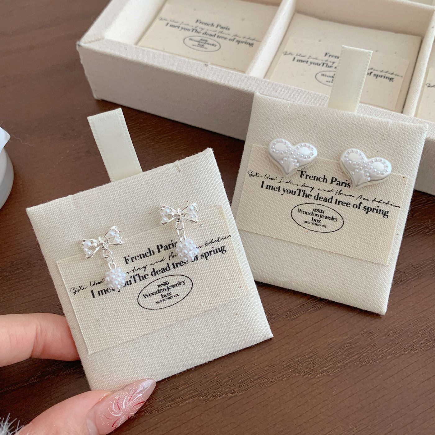 Spring Korean-style light luxury brushed pearl flower ball bow earrings, women's silver needle exquisite and high-end fashionable earrings Specification drawing