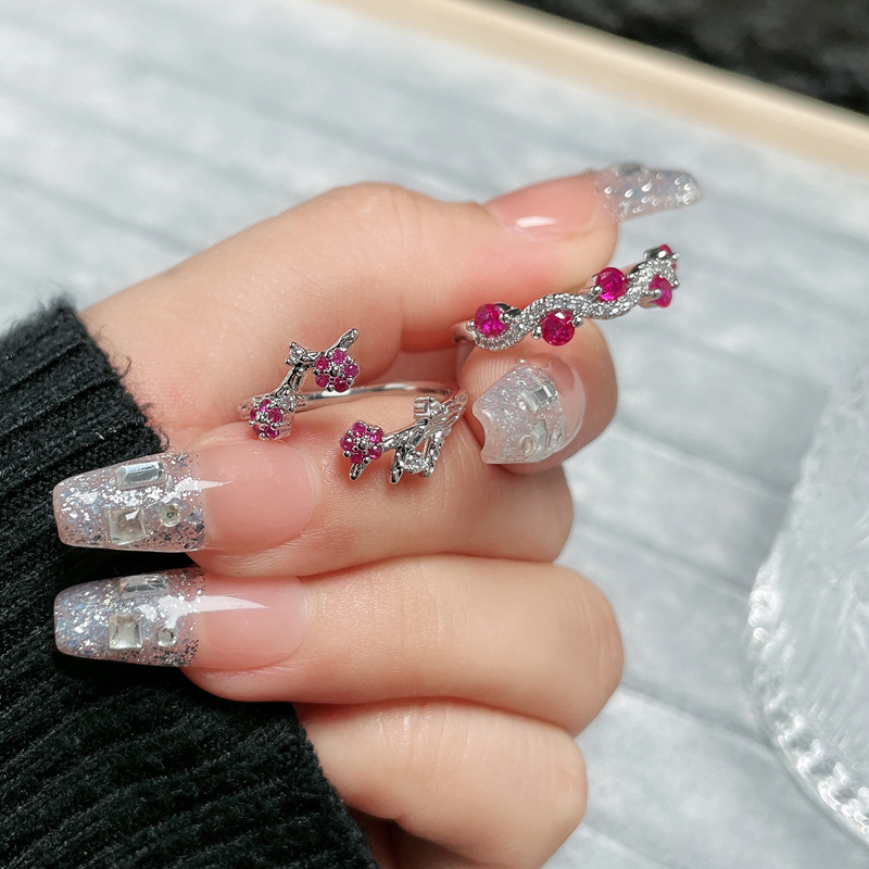 A new cross-border rose red zircon thorn plum blossom open ring for women's ins, with a cold style, niche and high-end feel full figure