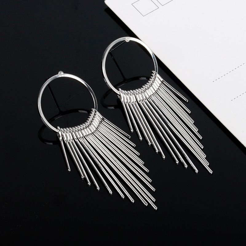 Factory direct sales of multi-layer long and short tassel earrings in a circle for foreign trade. Hot sales on AliExpress for women. Retro and fashionable earrings and earrings Application Scenario