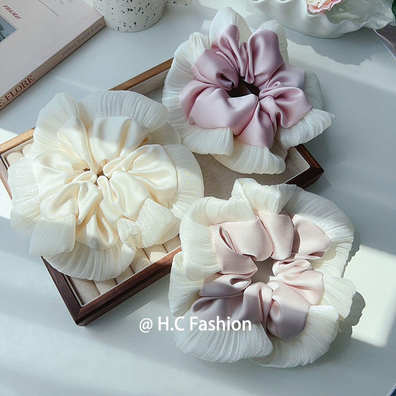 Wholesale of new Korean-style wrinkled edge silky large intestinal hair bands, double-layer satin high-end headwear, versatile hair accessories and hair bands Application Scenario