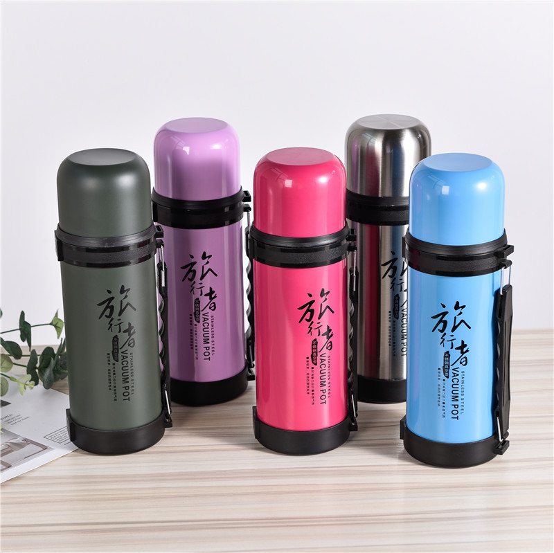 Outdoor sports wide-mouth travel kettle, large-capacity men's and women's gift insulated cup, stainless steel travel car insulated water kettle Application Scenario