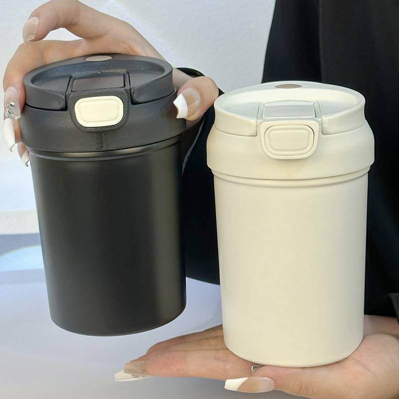 Cute large-capacity insulated cup, new pop-up lid straw water cup, household and student portable solid-color cup, cold preservation cup Application Scenario