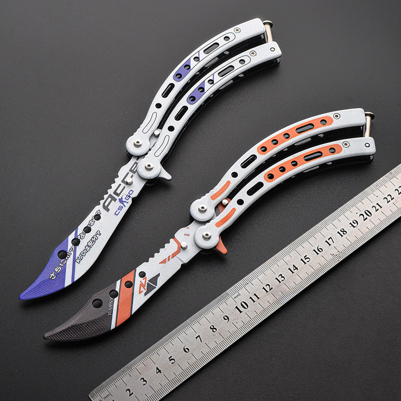 Butterfly Knife, all-steel folding knife, novice practice outdoor knife, unedged swing hand csgo peripheral fancy game knife Application Scenario