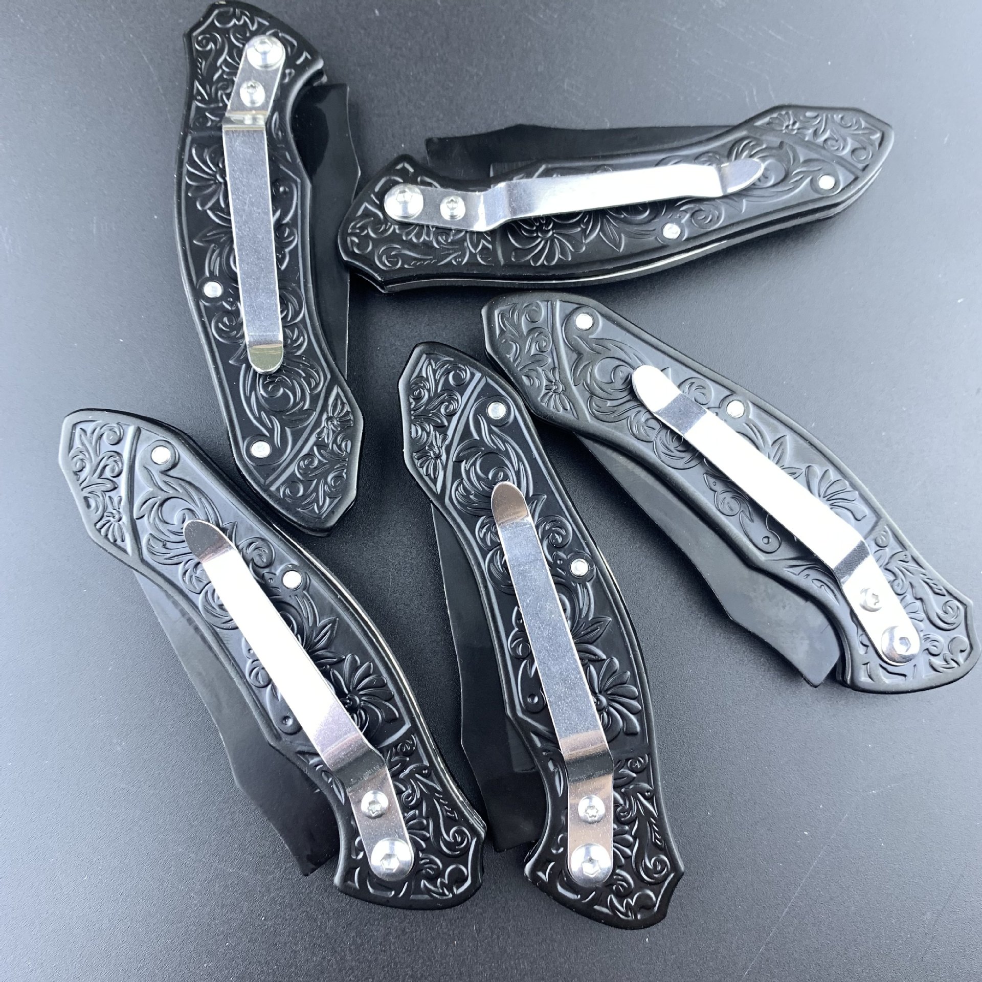 New portable outdoor folding knife, portable self-defense camping mini household stainless steel fruit knife, letter opening folding knife Application Scenario