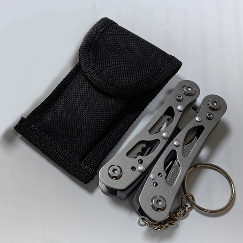 Mini multi-functional knife pliers, outdoor portable combination tool pliers, EDC folding keychain pocket knife pliers Specification drawing