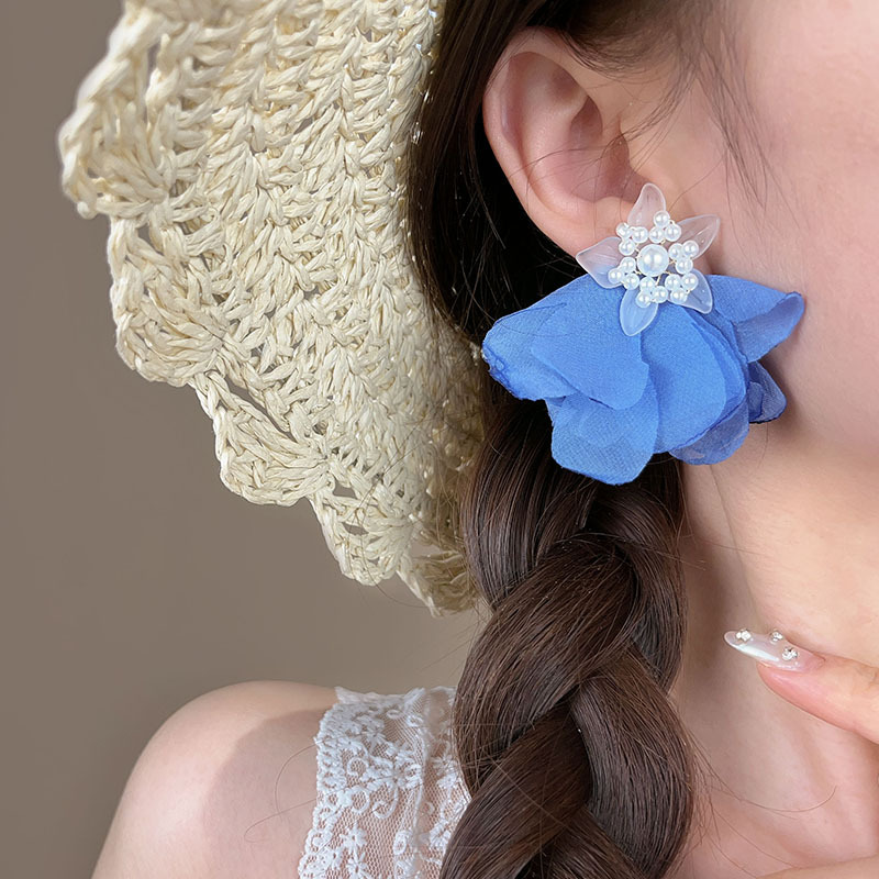Super fairy chiffon blue flower ear studs for women, high-end and elegant ear studs, niche design sense, vacation style earrings and earrings full figure
