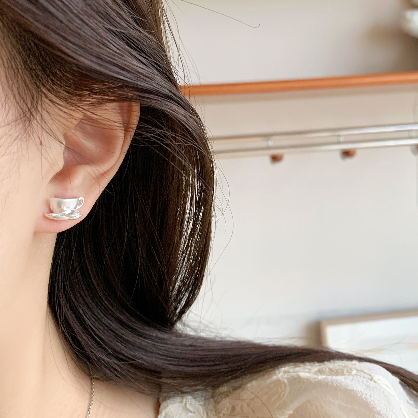 Summer Asian Silver Fun Coffee Cup stud earrings, women's silver needle oil drip pink bow heart exquisite and versatile earrings Specification drawing