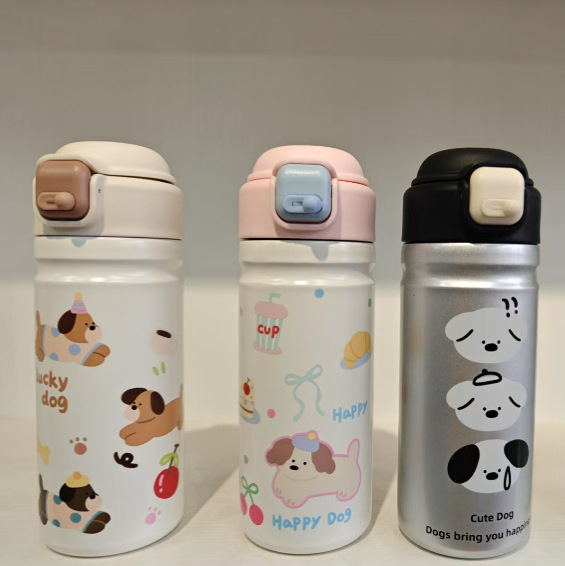 High appearance level children's insulated cup 316 mini stainless steel straw cup portable bouncy water cup for boys and girls to go to school Application Scenario