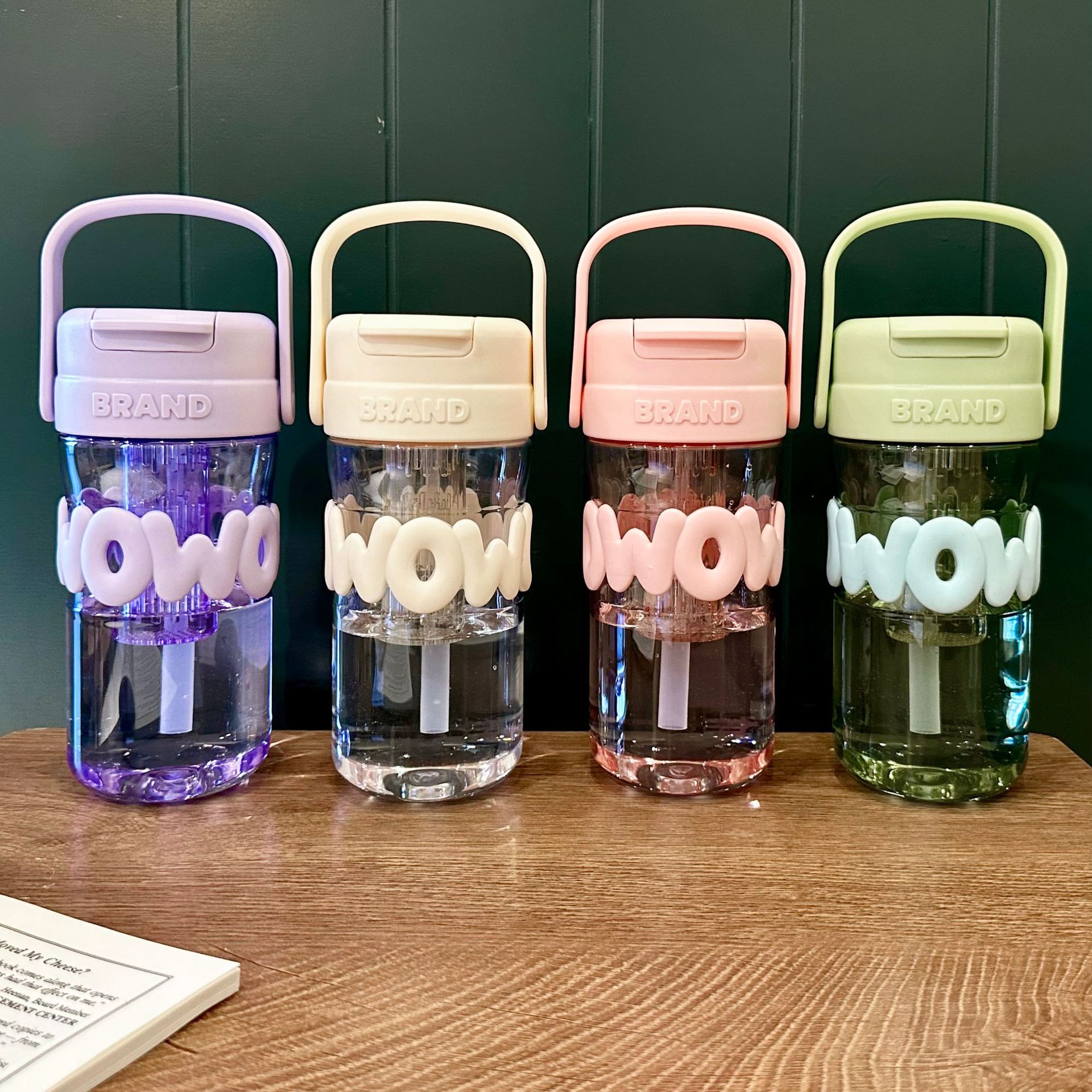 Simple student straw cup, summer hand-held sports plastic cup, office portable, high appearance level fashionable girls' water cup details Picture