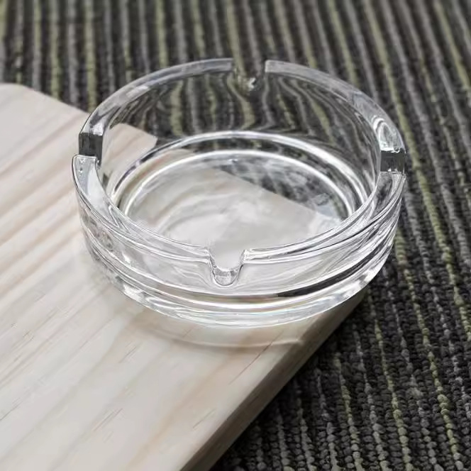 Transparent round glass ashtrays for hotels, KTVS and bars, promotional gifts details Picture
