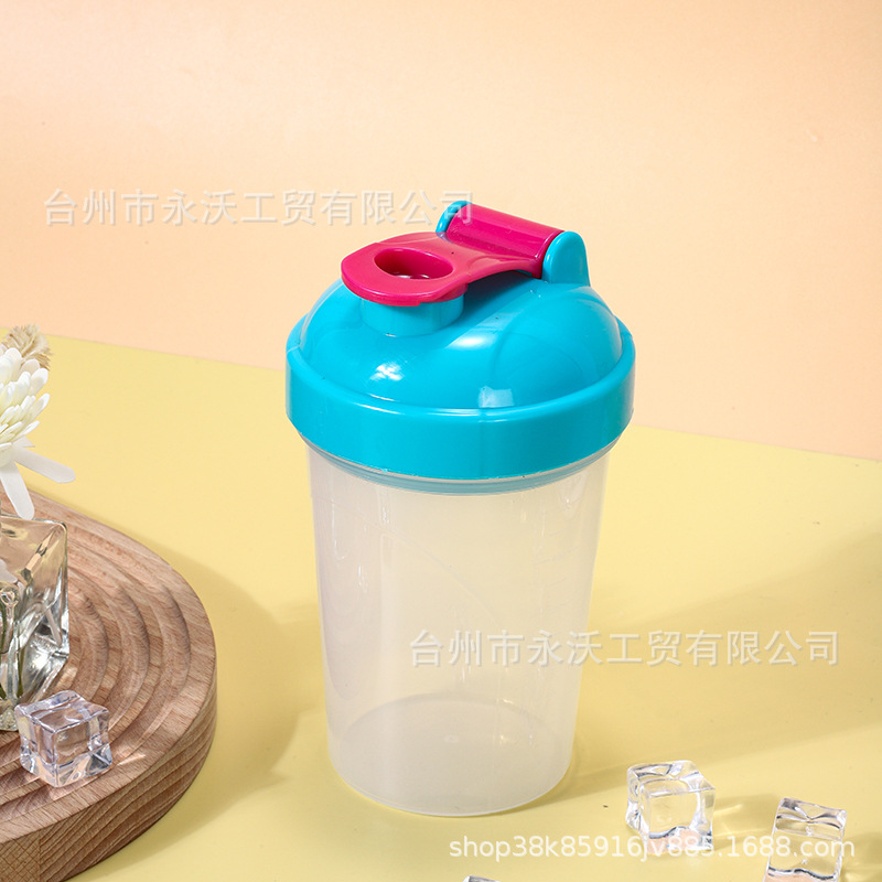 400ml shaker cup with LOGO printed on both sides, fitness and sports plastic water cup, protein powder milkshake cup, outdoor water cup Application Scenario