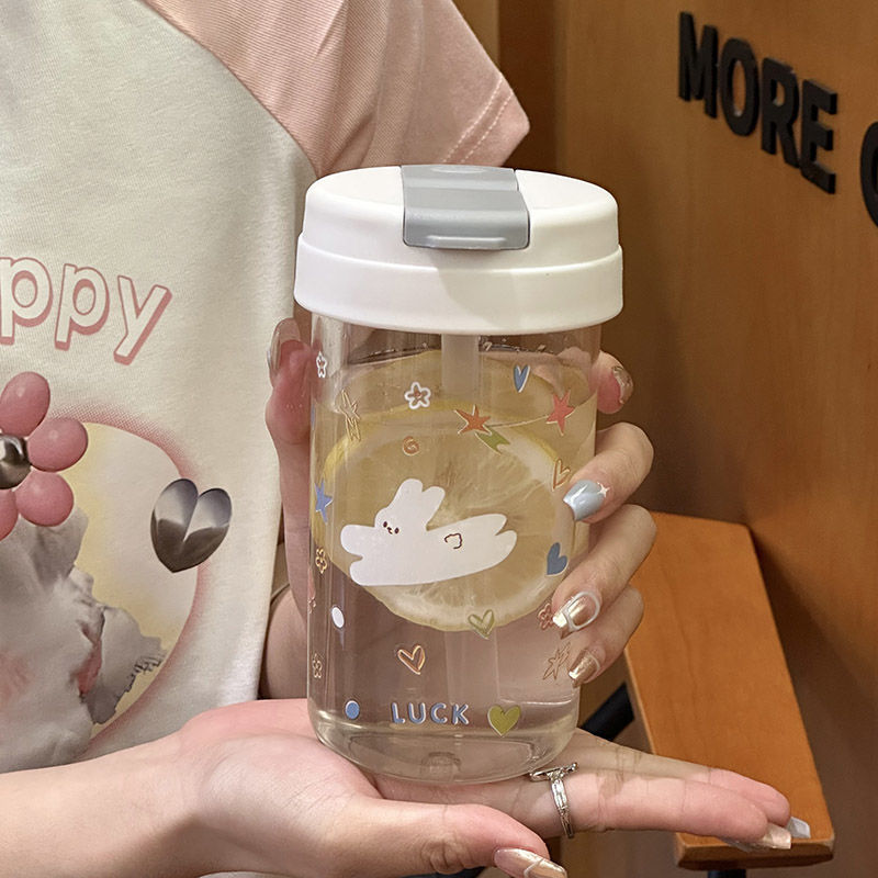 Water cup, plastic cup, straw, girls' Instagram, niche and non-identical straw, high appearance level, simple and high-end household drinking cup Application Scenario