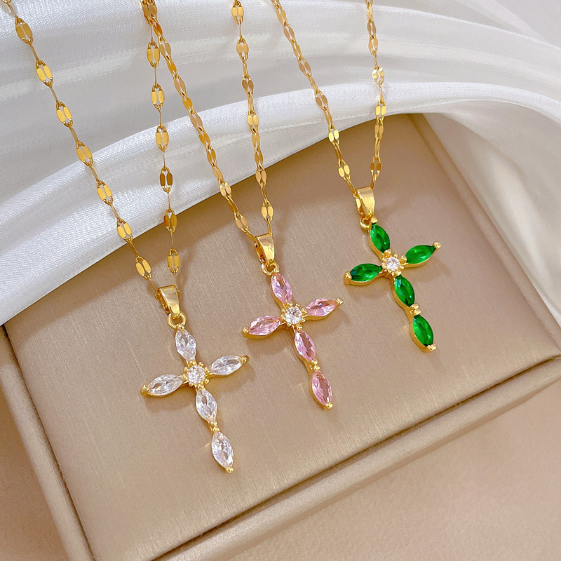 【 Titanium Steel 】 Light luxury style, luxurious full diamond cross necklace, versatile collarbone chain for female Internet celebrities, titanium steel chain full figure