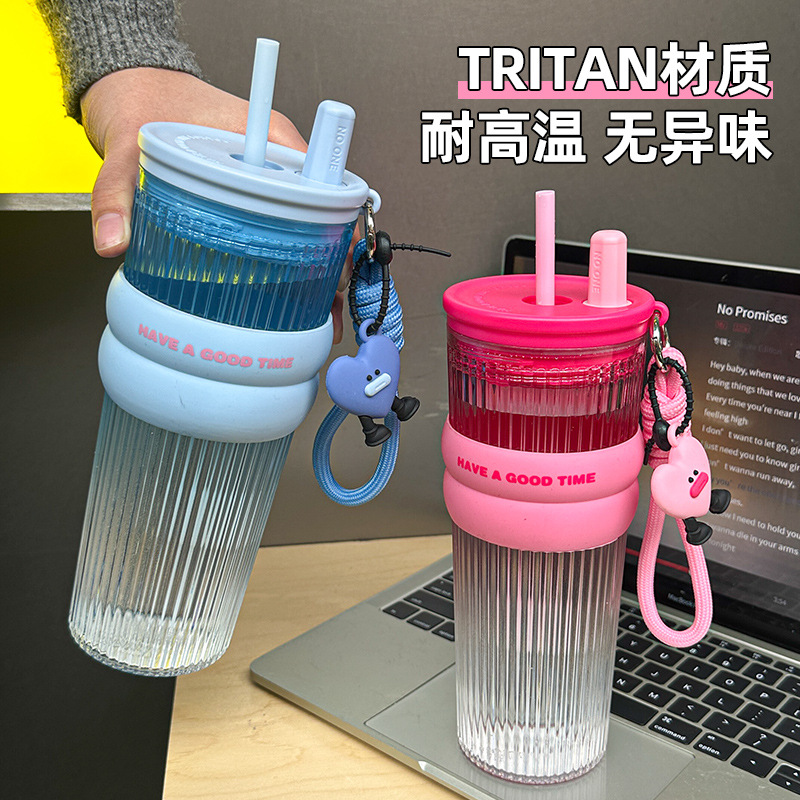 New popular water cup, large-capacity high-temperature resistant tritan portable space straw cup, high appearance level summer cup for girls full figure