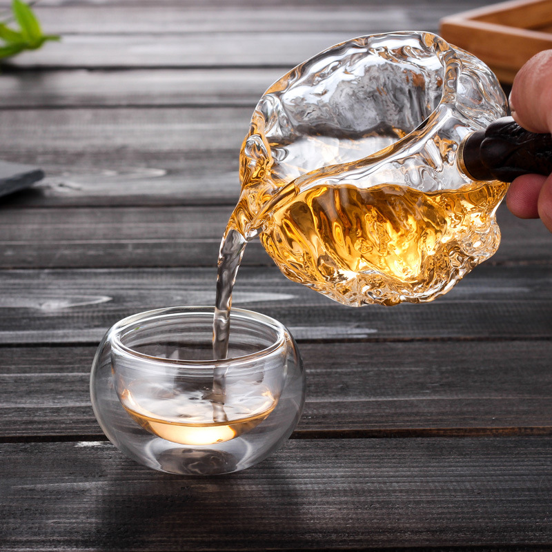 Glass tea dispenser, walnut tea sea tea set, Japanese kung Fu tea set, thickened large creative public cup, side handle fair cup details Picture