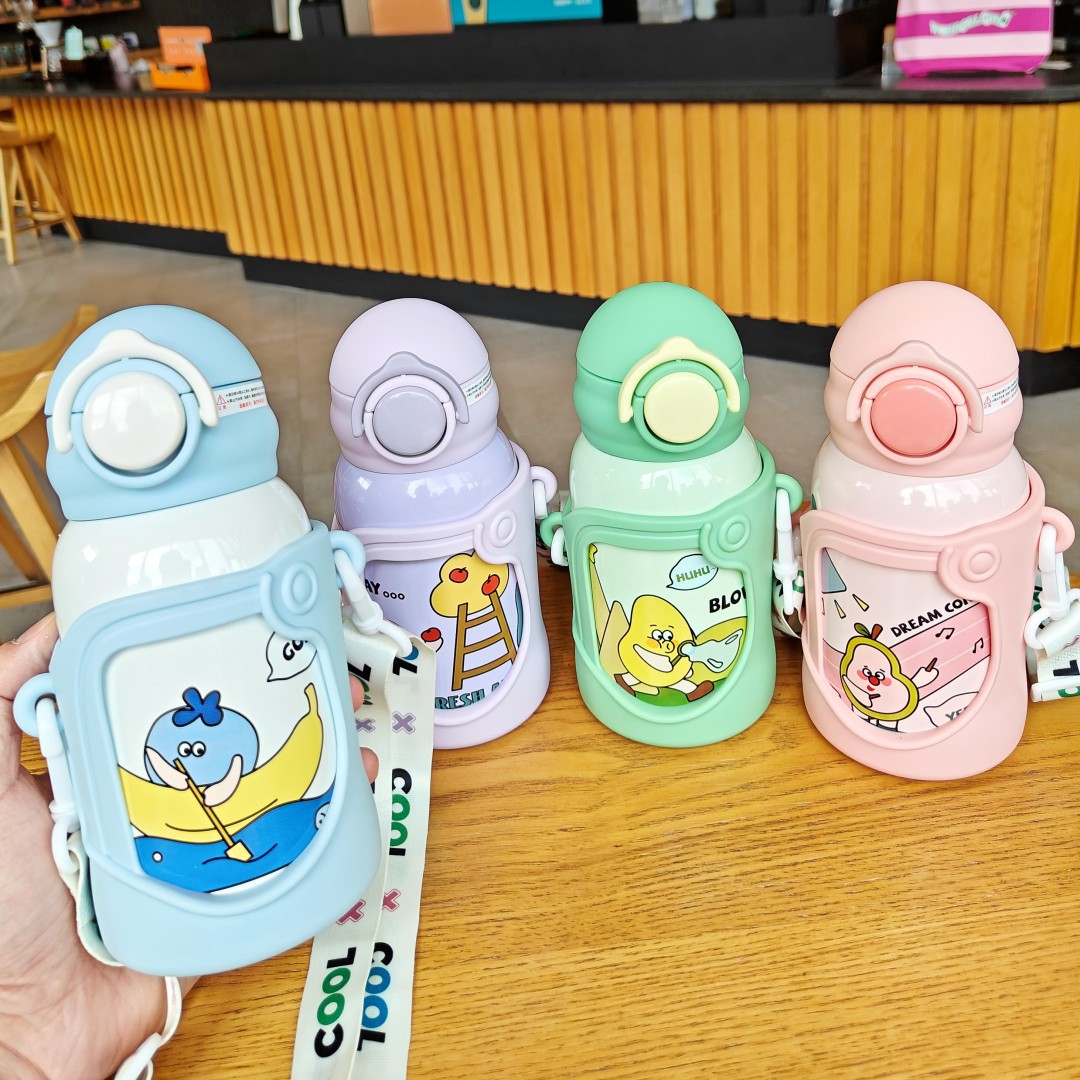 New cute children's insulated cups with cup sleeves, anti-drop straws, water cups, cartoon vacuum cups, student gifts wholesale details Picture