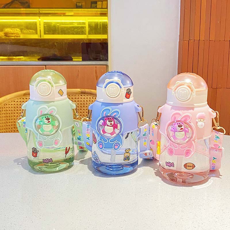 New children's plastic water cup for students to use at the beginning of the school year. Summer girls' cute slanted shoulder strap strawberry bear straw cup details Picture